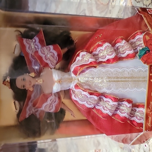 Special Edition 10th Anniversary Holiday Barbie 1997 - Picture 8 of 10